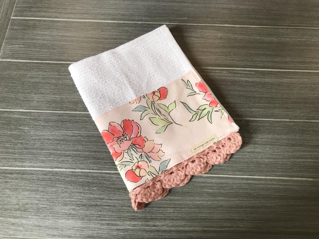 Vintage Floral Dot Tablecloth Crochet Kitchen Bar Mop Towel - The Vintage Home Studio